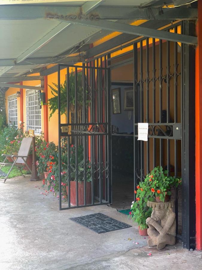 Black Lion Inn Santiago Esterno foto